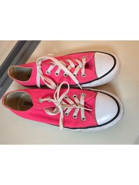 Converse All Star Low Top Sneakers in Bright Pink, Size 8